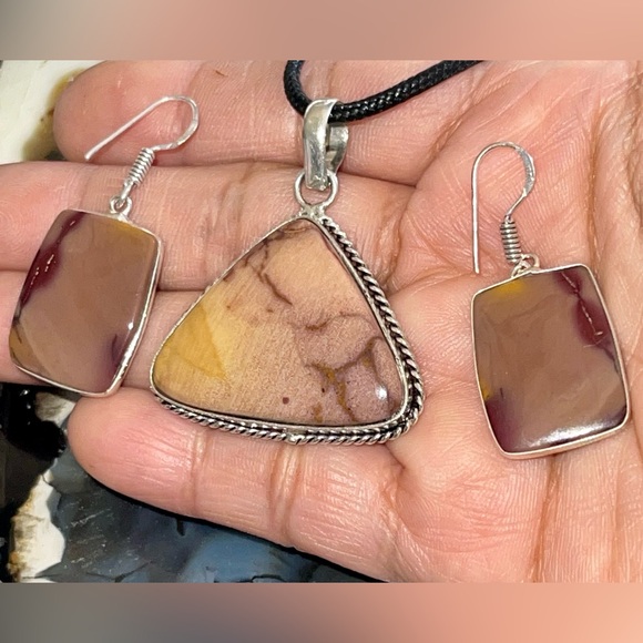 Mookaite Pendant & Earrings Set - Picture 3 of 14